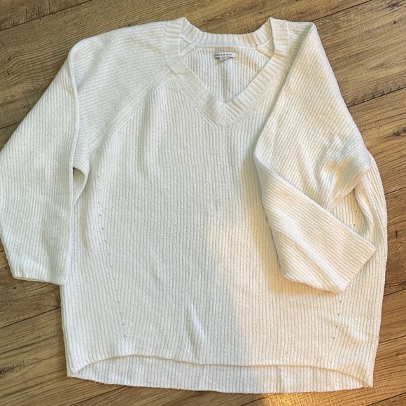 American Eagle Outfitters Sweaters - American Eagle Outfitters cream oversized sweater
